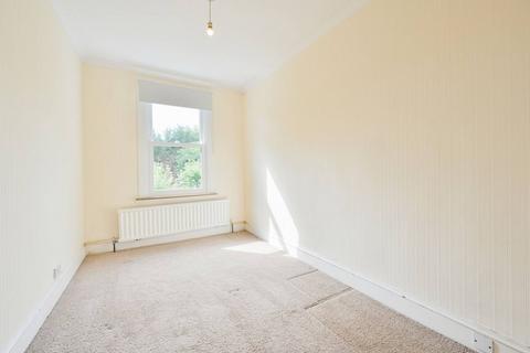 3 bedroom maisonette to rent, Marlborough Hill, Harrow, HA1