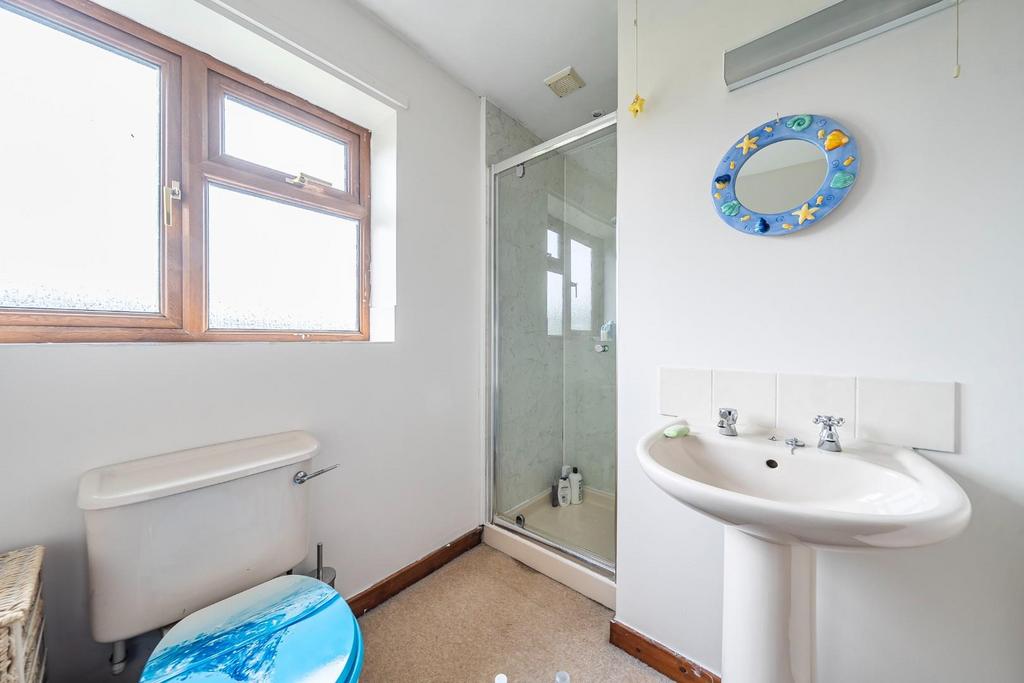 Family Bathroom.jpg