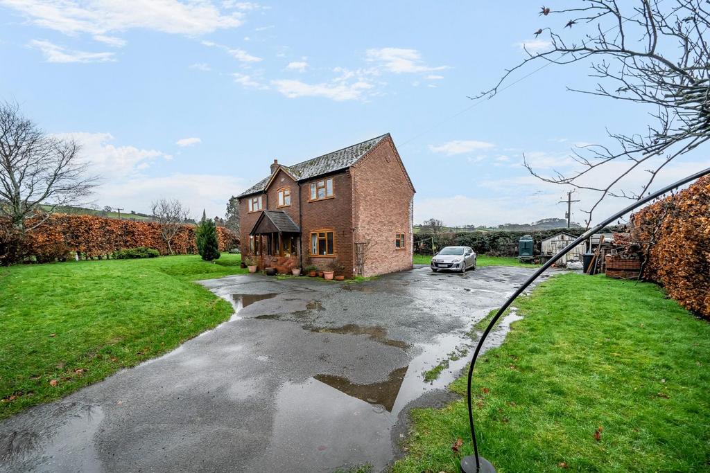 Driveway approaching property.jpg