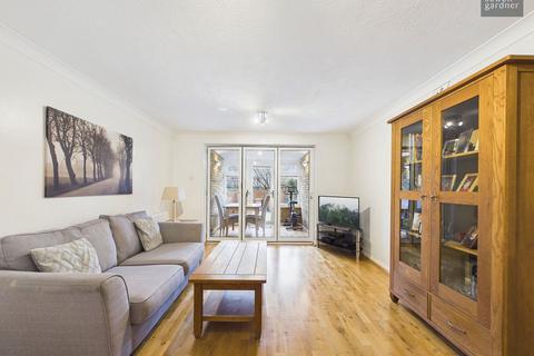 3 bedroom terraced house for sale, Williamson Way, Rickmansworth, WD3 8GL