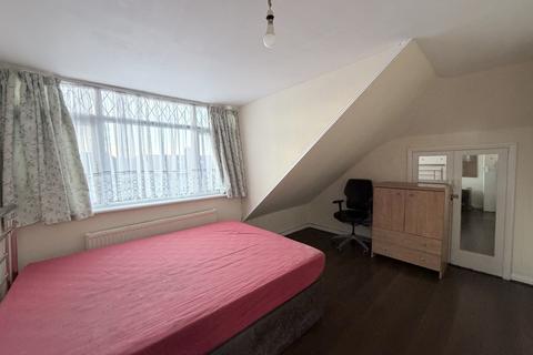 1 bedroom in a house share to rent, Woodfield Avenue, Wembley, HA0