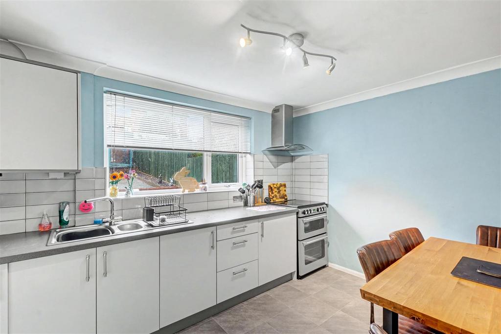 Kitchen (2).jpeg
