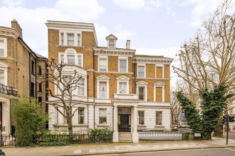 3 bedroom flat to rent, Holland Park Gardens, Holland Park, London, W14