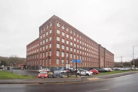 1 bedroom flat for sale - Photo 2