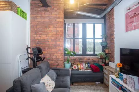 1 bedroom flat for sale - Photo 4