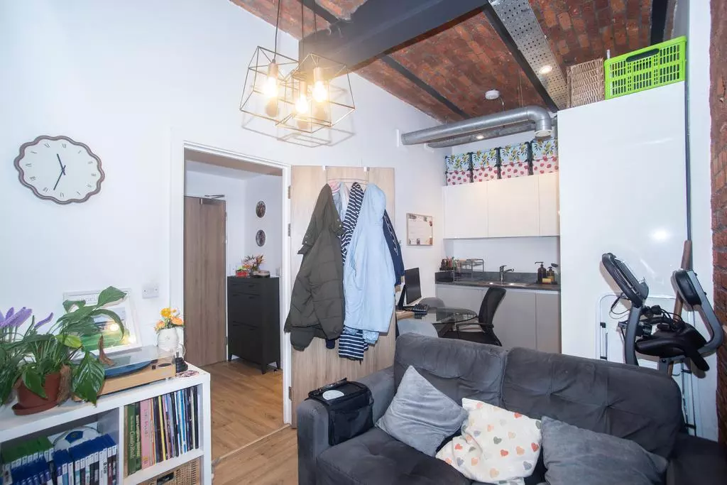 1 bedroom flat for sale - Photo 9