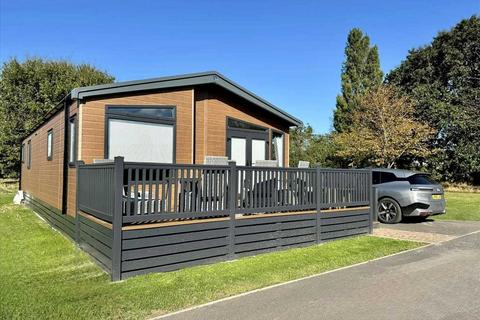 3 bedroom park home for sale, Walton on the naze CO14