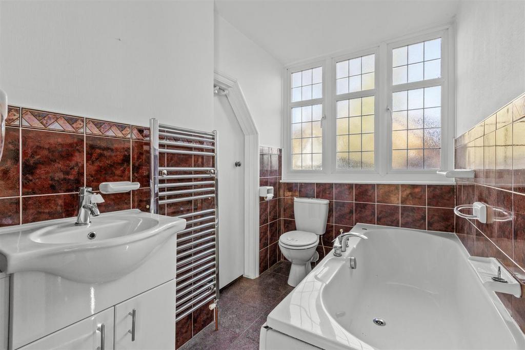 Family Bathroom (House)
