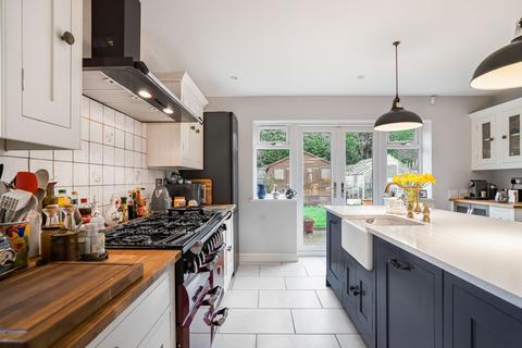 3 bedroom semi-detached house for sale, Lambourne Crescent, Bicester, OX26