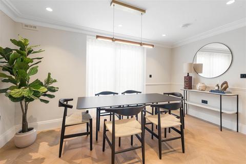 undefined, Graham Terrace SW1