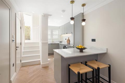 undefined, Graham Terrace SW1