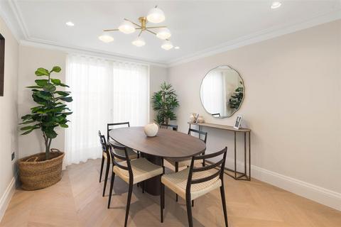 undefined, Graham Terrace SW1