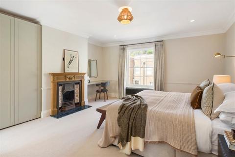 undefined, Graham Terrace SW1
