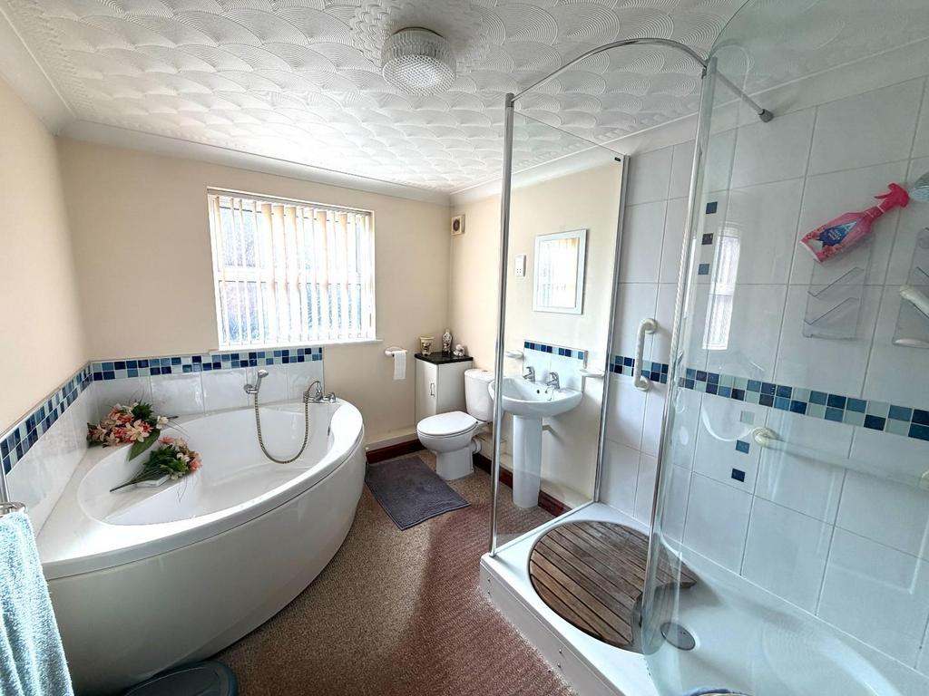 Bathroom.JPG