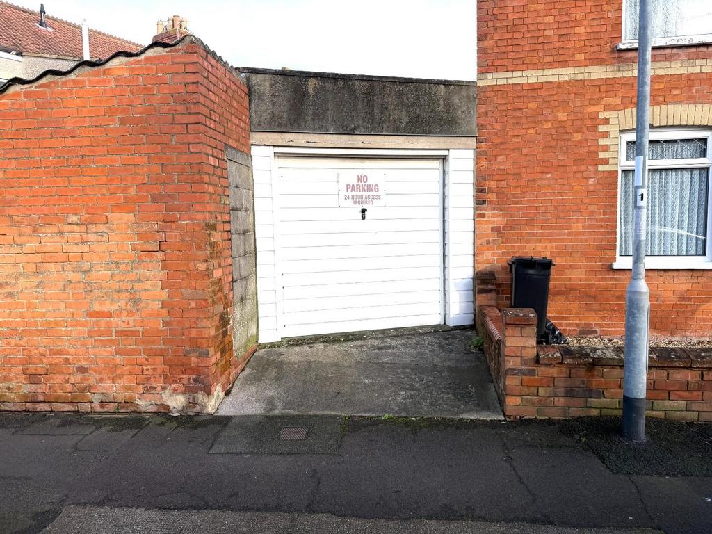 Garage.JPG