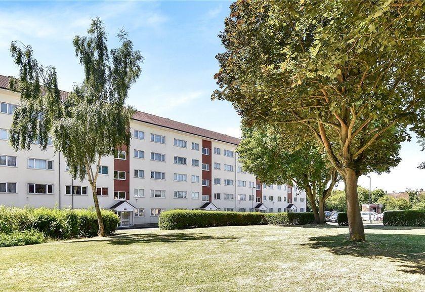 Three Bedroom Flat For Sale in Byron Way, Northol