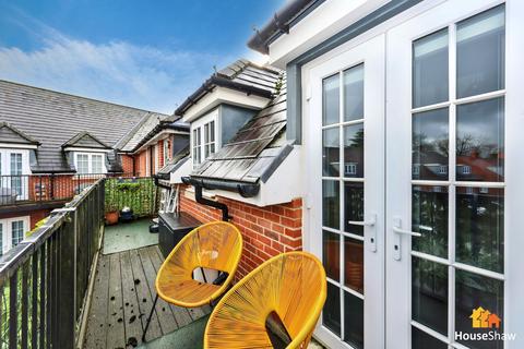 2 bedroom apartment for sale, Wellesbourne House, Kingshill Crescent, High Wycombe, HP13 5NF