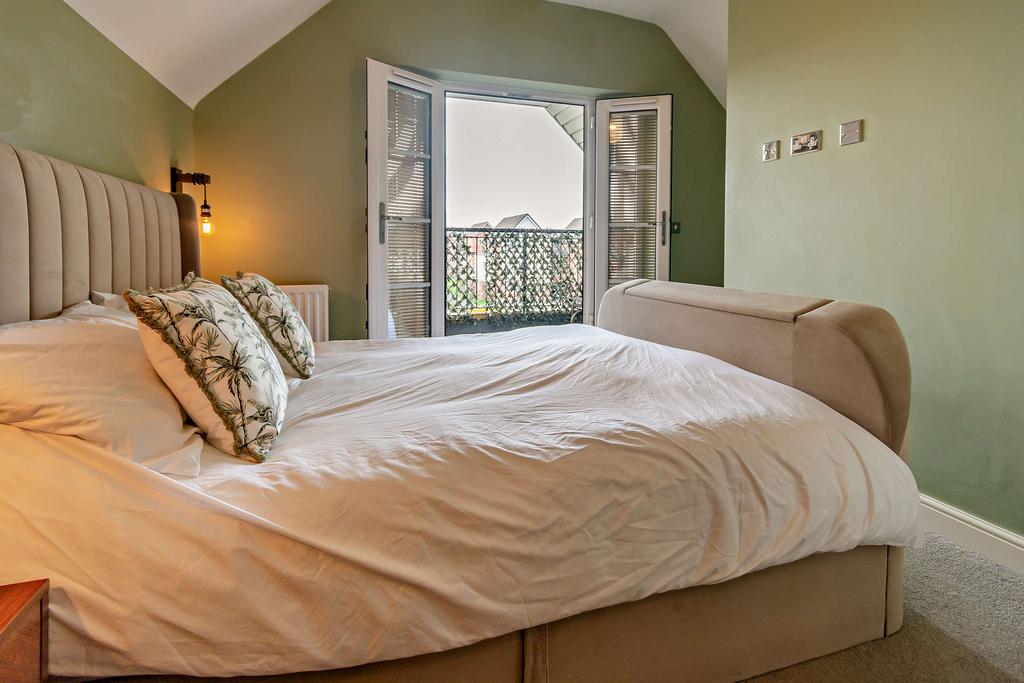 Main Bedroom