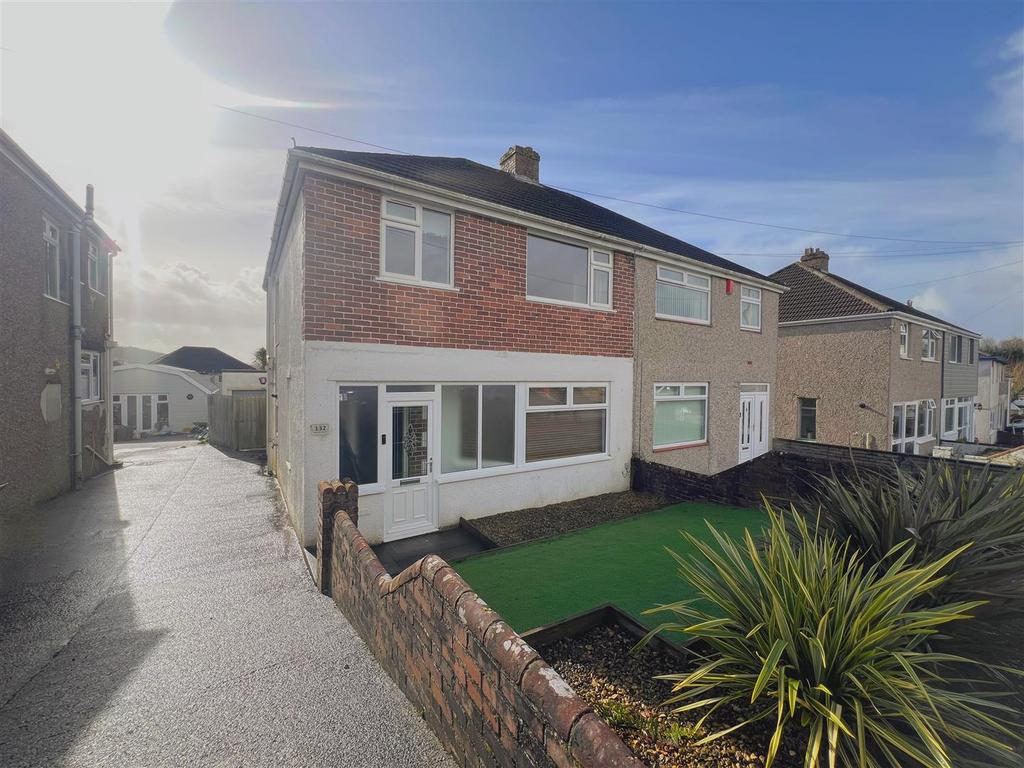 Woodford avenue