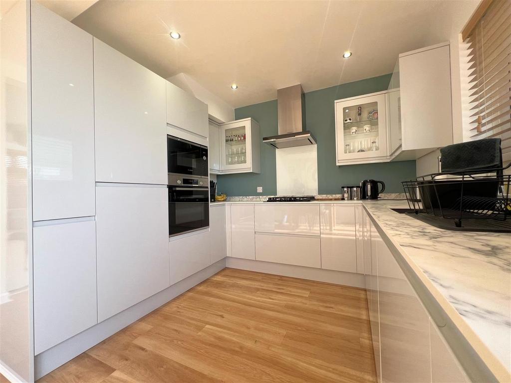 Open plan kitchen/diner area
