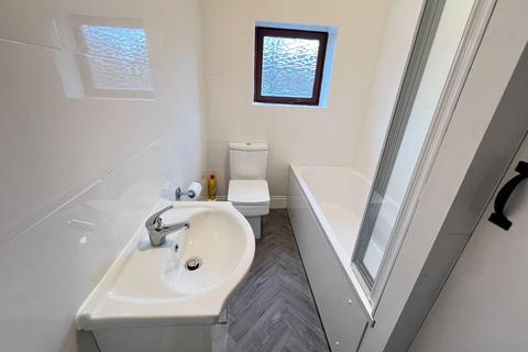 2 bedroom terraced house to rent, Woodlands Road, Bishop Auckland