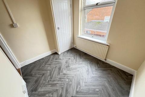2 bedroom terraced house to rent, Woodlands Road, Bishop Auckland