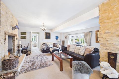 3 bedroom bungalow for sale, Church Road, Longlevens, Gloucester, Gloucestershire, GL2
