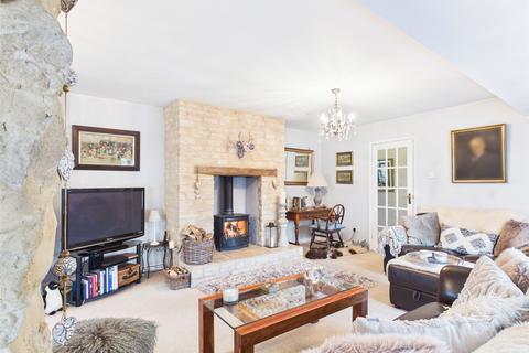 3 bedroom bungalow for sale, Church Road, Longlevens, Gloucester, Gloucestershire, GL2