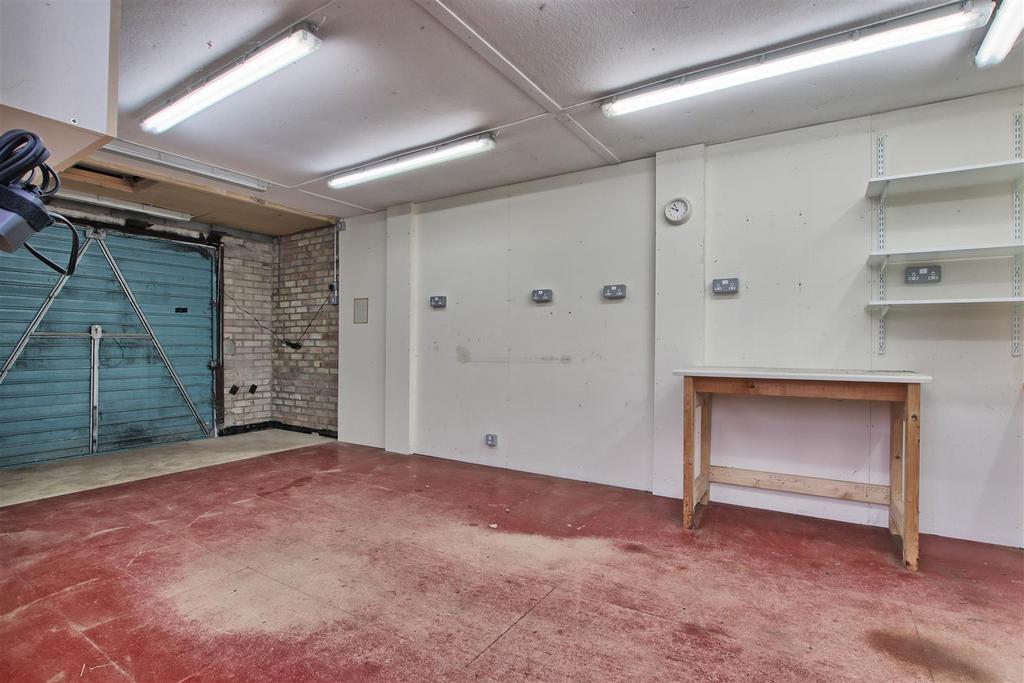 Garage.jpg