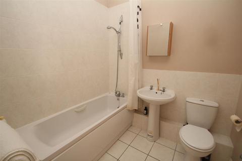 undefined, High Street, Hemel Hempstead, HP1