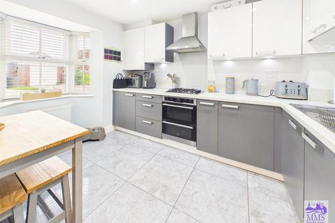3 bedroom terraced house for sale, Rosina Grove, Castle Hill, Ebbsfleet Valley, Swanscombe