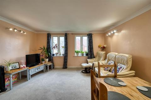 2 bedroom flat for sale, Oake Woods, Gillingham