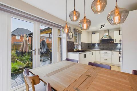 3 bedroom detached house for sale, Waudby Close, Hessle