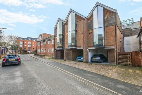 undefined, Oddfellows Road, Newbury RG14