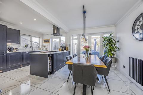3 bedroom semi-detached house for sale, Penhurst Road, Havant PO9