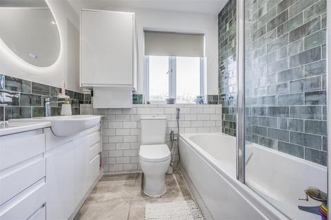 3 bedroom semi-detached house for sale, Penhurst Road, Havant PO9