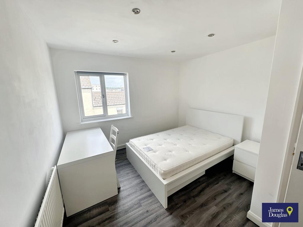 Master bed 1