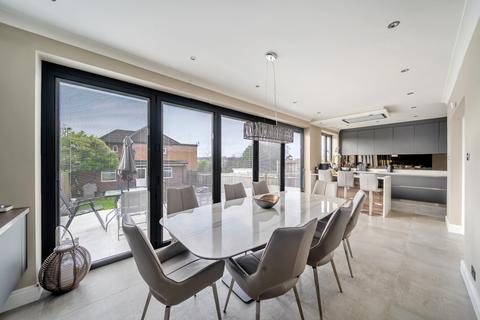 5 bedroom semi-detached house for sale, Oak Way, London, N14