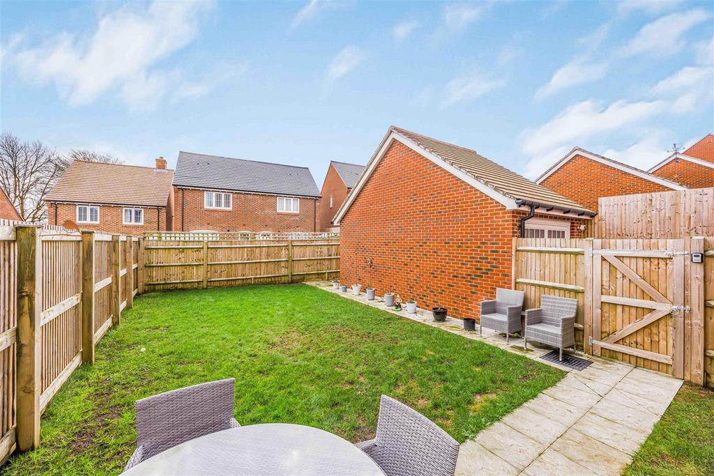 7 Alder Grove, Horndean-Small-Portico Marketing-Sol