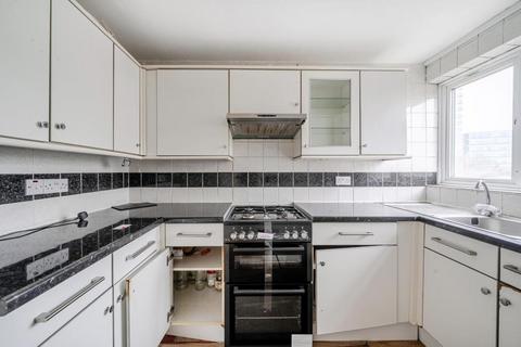 2 bedroom flat for sale, Tolworth Rise South,  Surbiton,  KT5