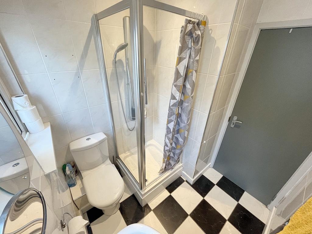 F2 Shower2