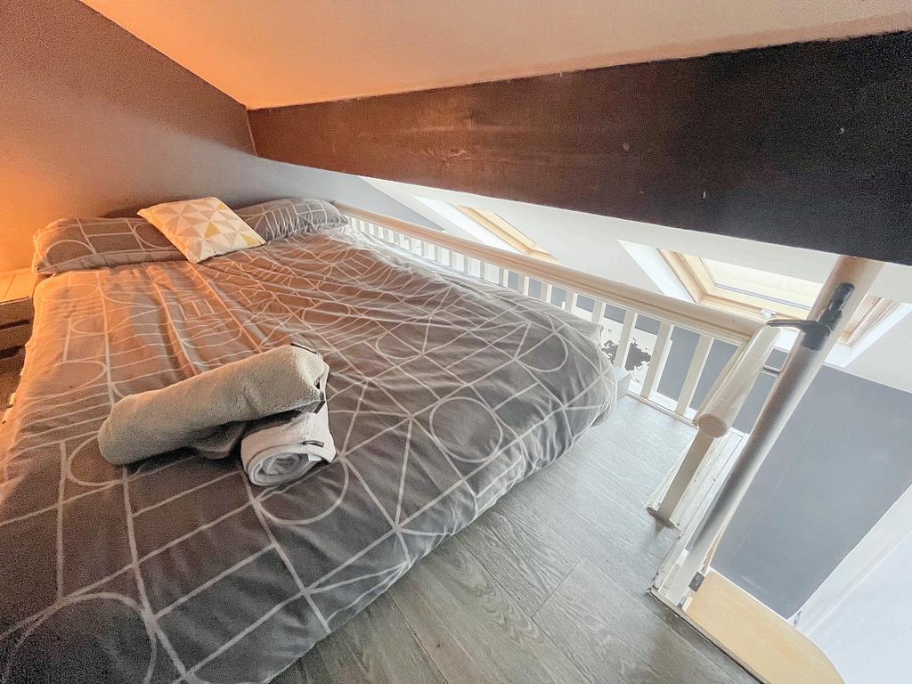 F2 Mez Bed12