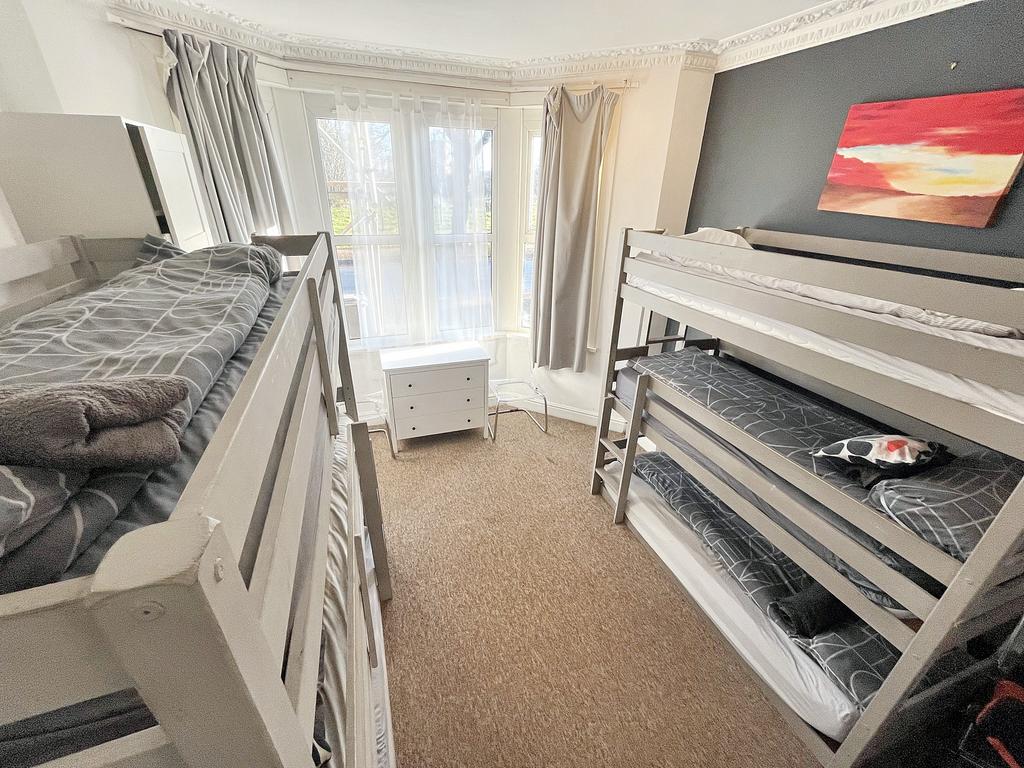 F1 Bed1