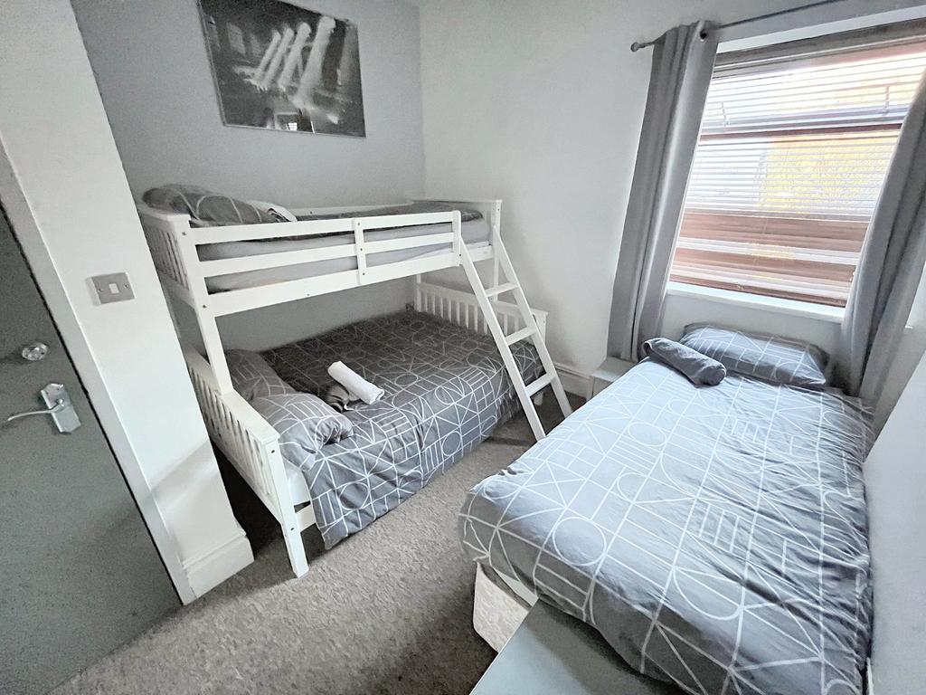 F1 Bed2