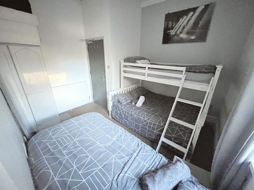F1 Bed22