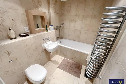 2 bedroom apartment for sale, Vega House, Cardiff CF10