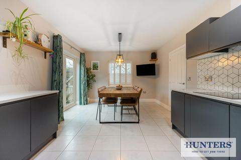 4 bedroom detached house for sale, Priestley Crescent, Bradford