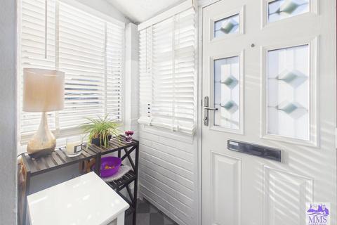 2 bedroom bungalow for sale, Watling Avenue, Chatham