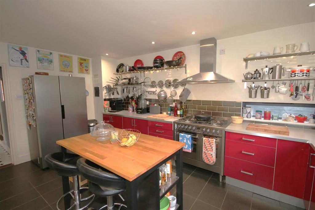 Kitchen c.JPG