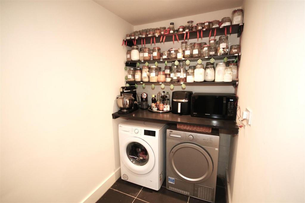 Pantry.JPG